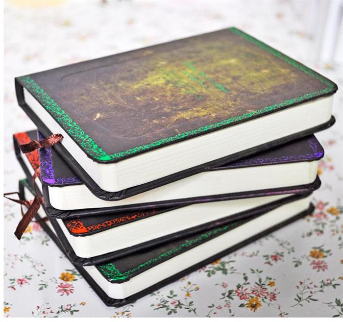 有線膠裝書(shū)籍